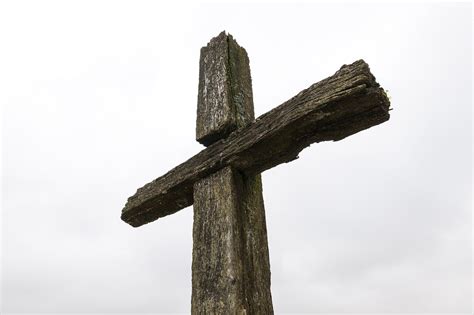 pieces of jesus cross|what did the cross look like in christ's time.